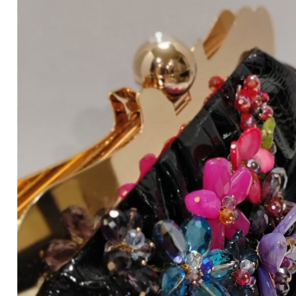 3d Floral Bead design special occasion handbag - Picture 8 of 10